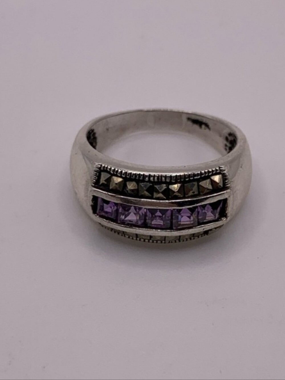 Vintage Sterling Silver 925 Amethyst & Marcasite Band Ring Channel Sz 7.5 - Picture 5 of 5